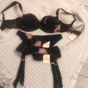 Agent Provocateur Set